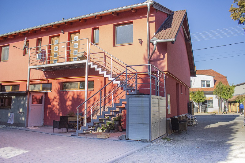 cukrarna jedovnice2